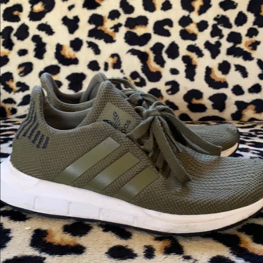 Adidas shoes size 3 1/5 In kids. I am a size 5 1/2